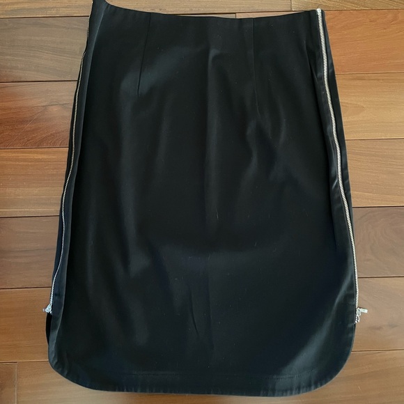 Black Tristan skirt - Picture 1 of 3